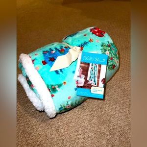 Cute and soft light blue Christmas blanket brand new still wrapped with tag!